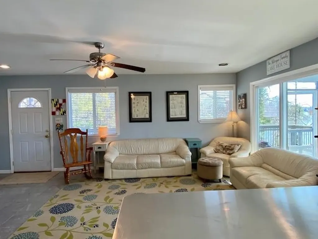 1249 Lakeshore Drive N Louisa VA 23093