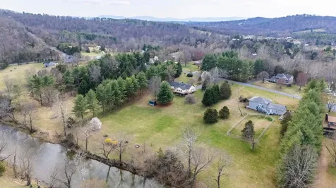 53 Fort River Road Verona VA 24482