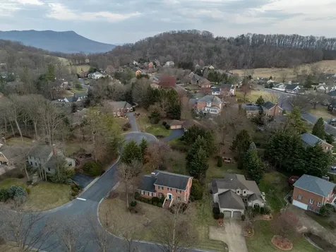 138 Fairway Drive Harrisonburg VA 22802