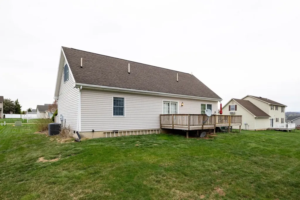 386 Gold Drive Broadway VA 22815