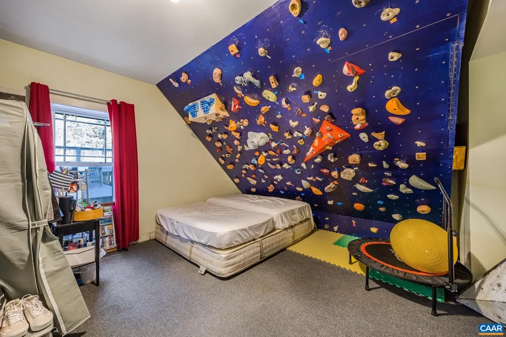 149 Sweetwater Way Keswick VA 22947