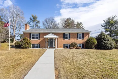 410 Rainbow Drive Staunton VA 24401