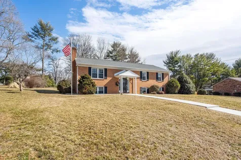 410 Rainbow Drive Staunton VA 24401