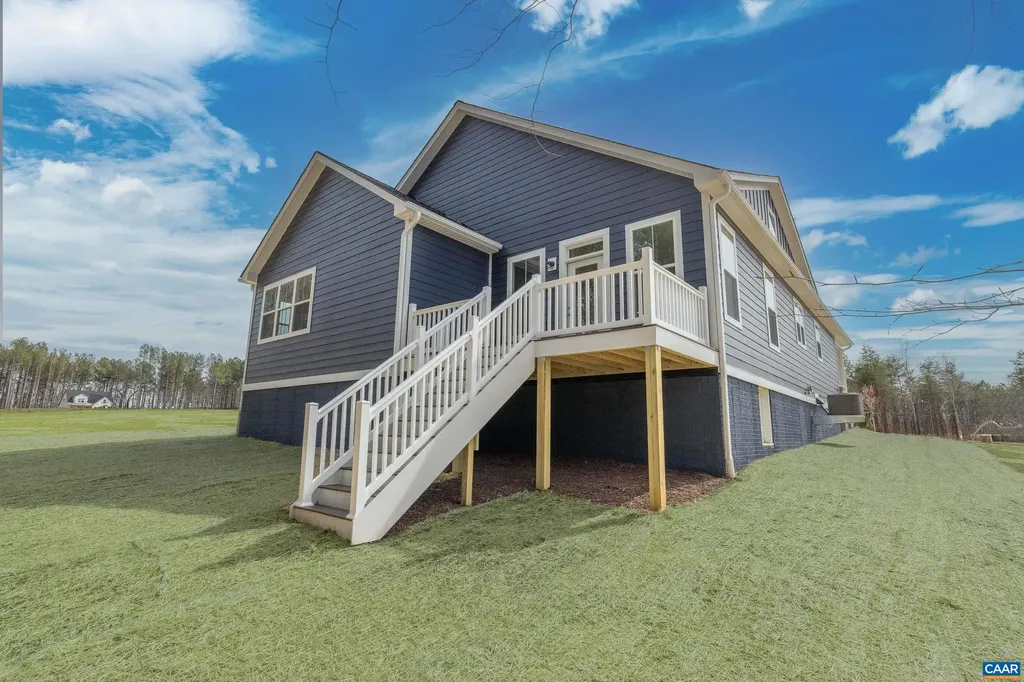 33 Whisperwood Court Troy VA 22974