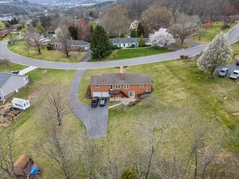 824 Lammermoor Drive Staunton VA 24401