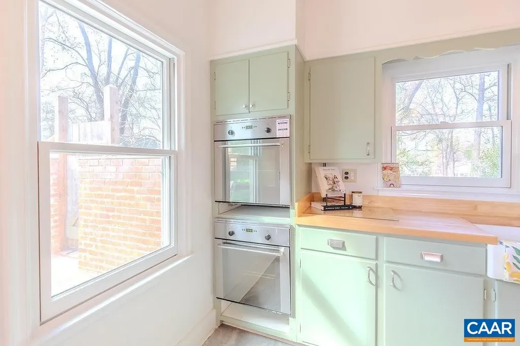 1298 Kenwood Lane Charlottesville VA 22901