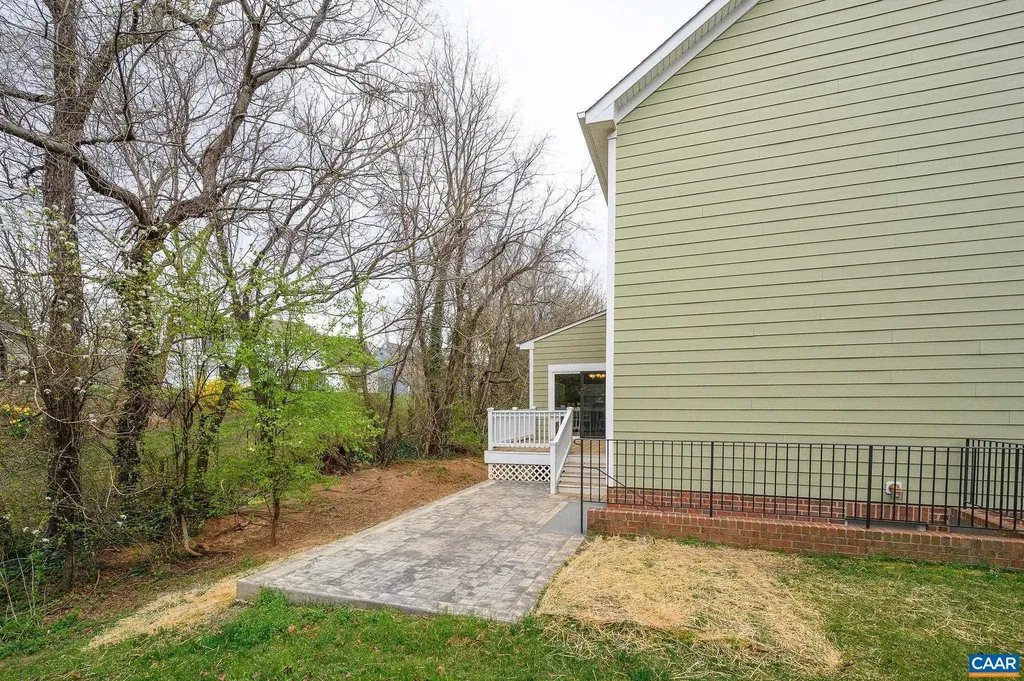 1634 Wickham Way Charlottesville VA 22901