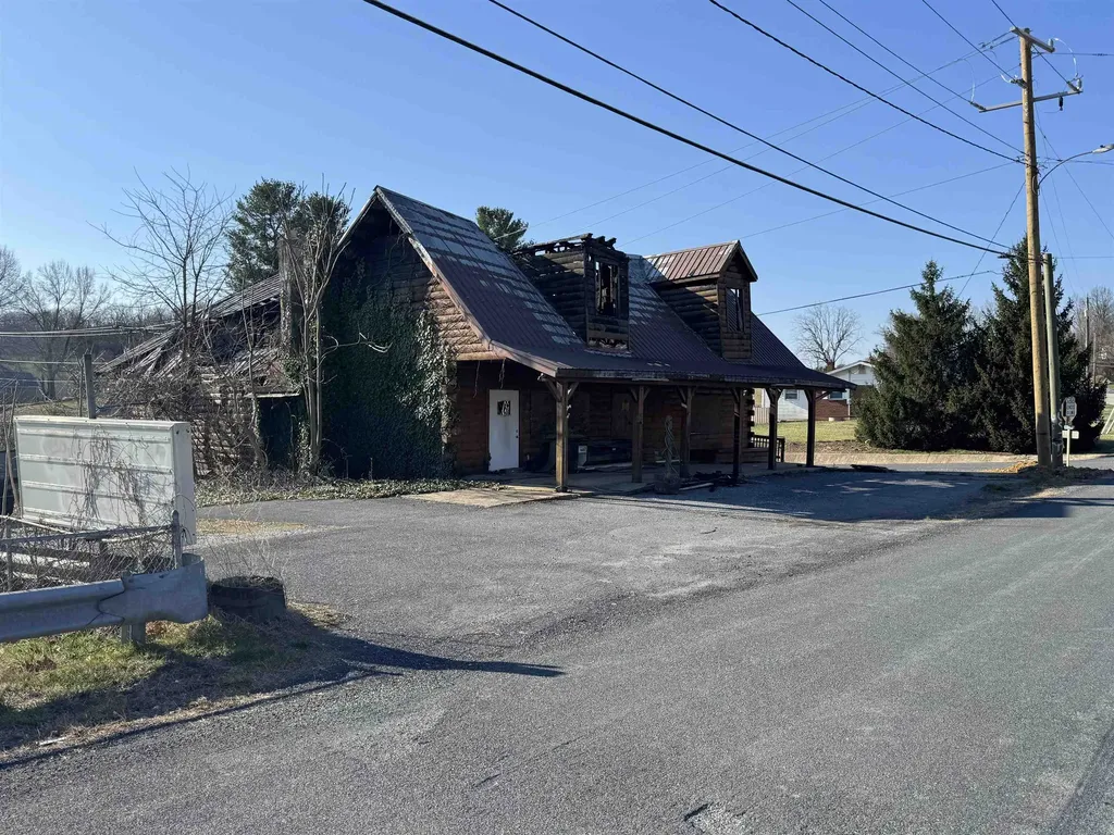 148 Main Street Greenville VA 24440