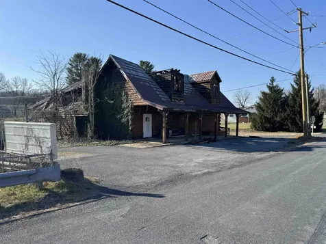148 Main Street Greenville VA 24440