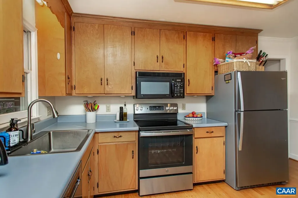 913 Saint Charles Avenue Charlottesville VA 22901