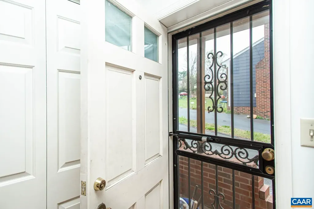 913 Saint Charles Avenue Charlottesville VA 22901