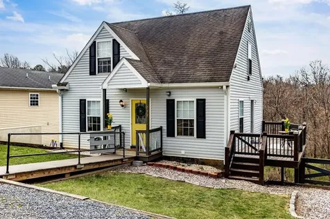 722 Mineola Street Staunton VA 24401