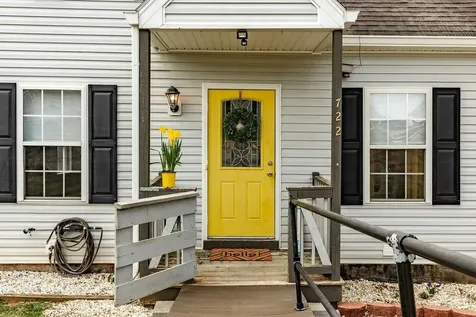722 Mineola Street Staunton VA 24401