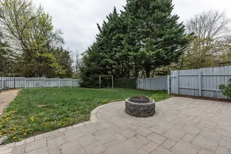 922 Chestnut Drive Harrisonburg VA 22801