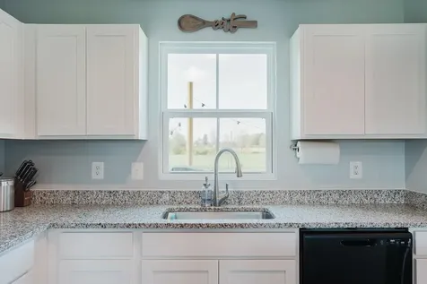 1113 Scruggs Lane Grottoes VA 24441