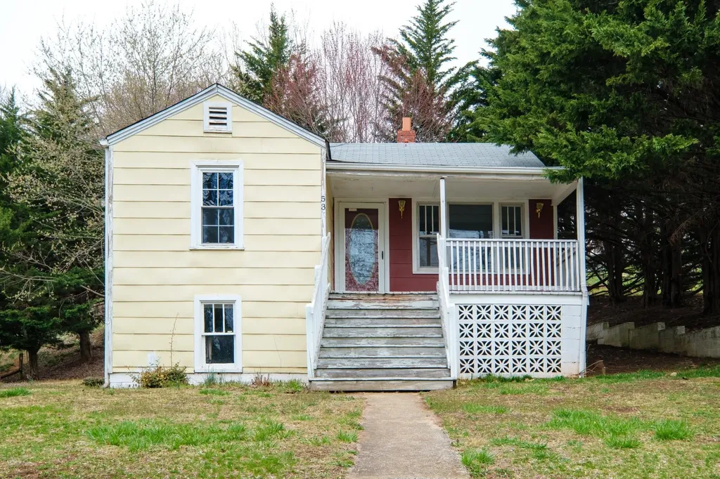 53 Woodcrest Road Staunton VA 24401