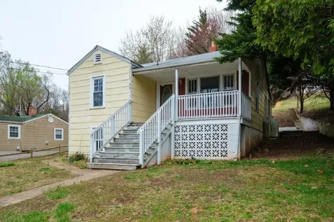 53 Woodcrest Road Staunton VA 24401