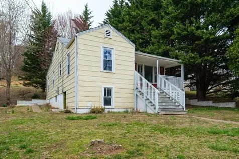 53 Woodcrest Road Staunton VA 24401