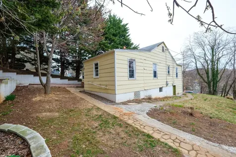 53 Woodcrest Road Staunton VA 24401