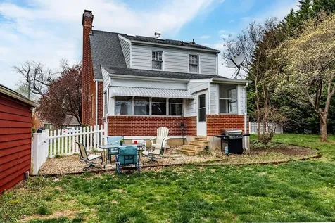 220 Dupont Circle Waynesboro VA 22980