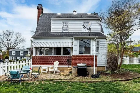 220 Dupont Circle Waynesboro VA 22980