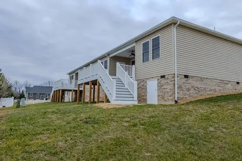 81 Meriwether Circle Stuarts Draft VA 24477
