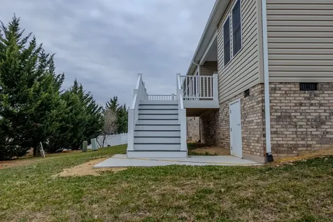 81 Meriwether Circle Stuarts Draft VA 24477