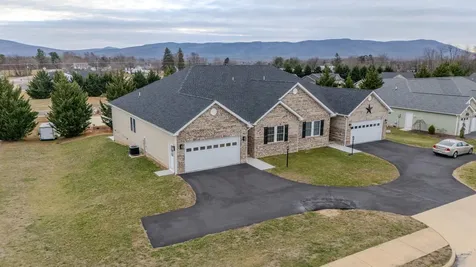 81 Meriwether Circle Stuarts Draft VA 24477