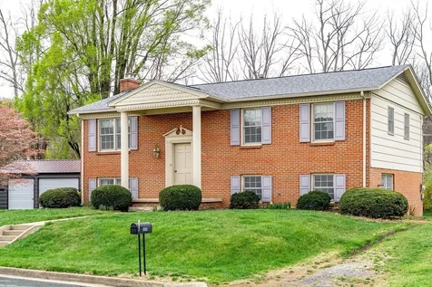 686 Phillip Street Staunton VA 24401