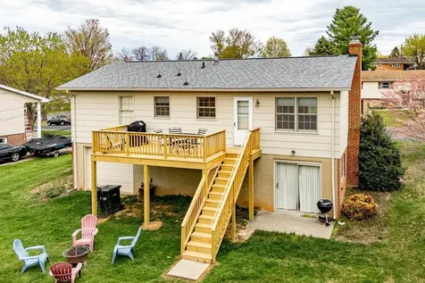 686 Phillip Street Staunton VA 24401