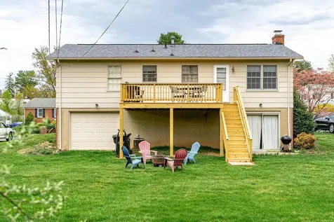 686 Phillip Street Staunton VA 24401