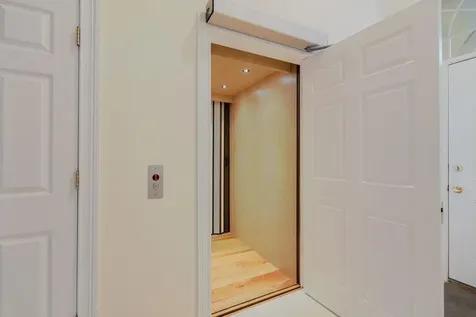 3881 Davis Road Penn Laird VA 22846