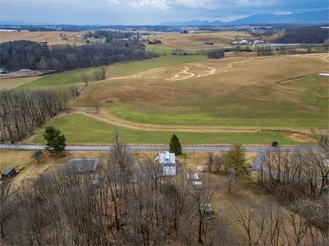 141 Bunker Hill Road Mount Solon VA 22843