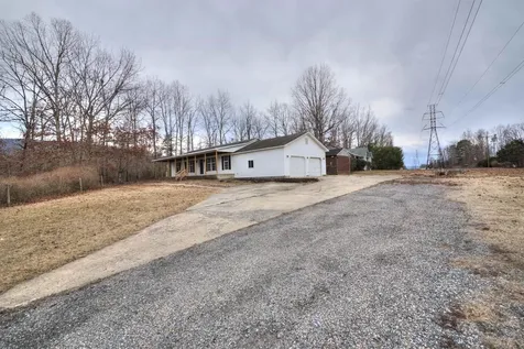 83 Venus Drive Waynesboro VA 22980