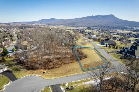 120 Hastings Place Rockingham VA 22801