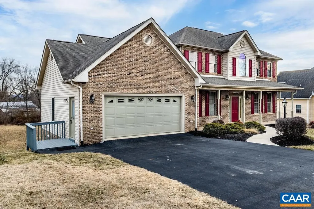 25 Erem Way Fishersville VA 22939