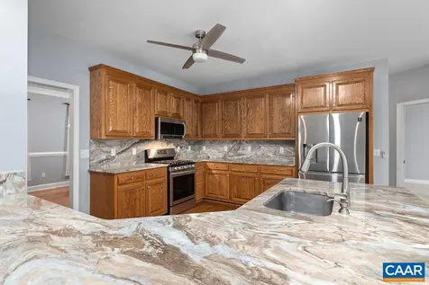 25 Erem Way Fishersville VA 22939