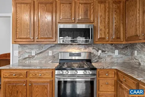 25 Erem Way Fishersville VA 22939