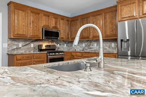25 Erem Way Fishersville VA 22939