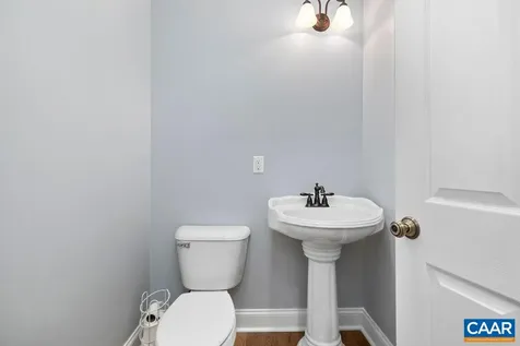 25 Erem Way Fishersville VA 22939