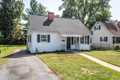 520 Loudoun Avenue Waynesboro VA 22980