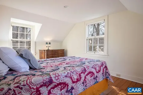 907 Cottage Lane Charlottesville VA 22903