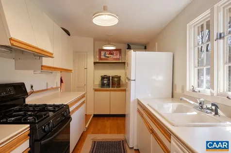 907 Cottage Lane Charlottesville VA 22903