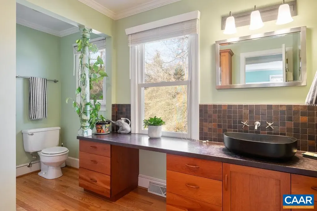 42 Canterbury Road Charlottesville VA 22903