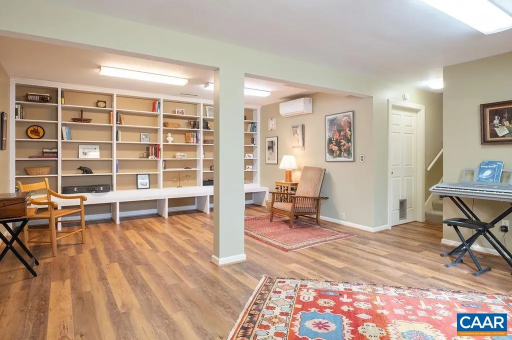 42 Canterbury Road Charlottesville VA 22903