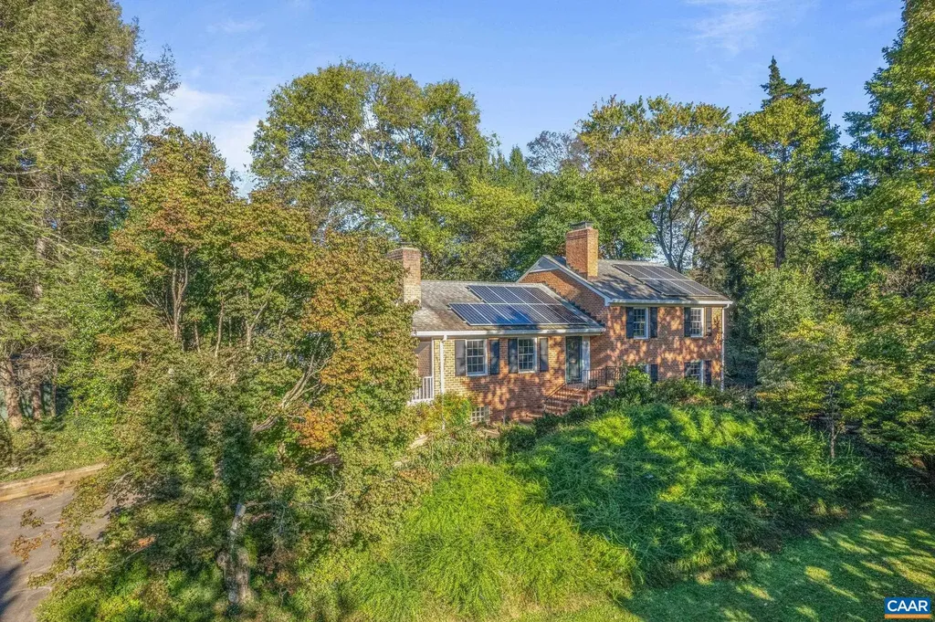 42 Canterbury Road Charlottesville VA 22903