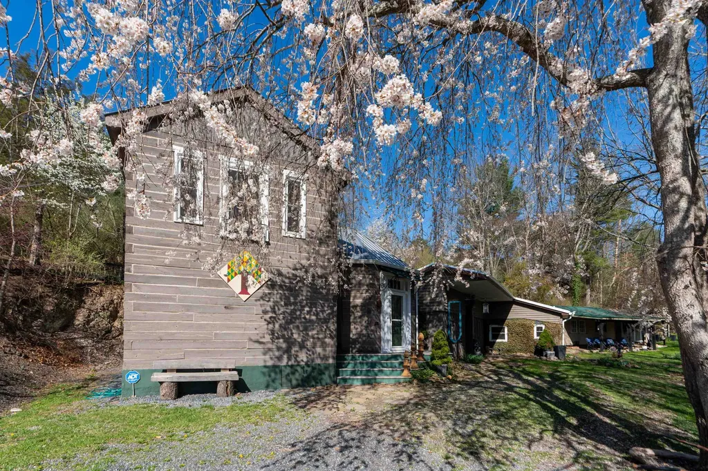 2665 Deerfield Valley Road Deerfield VA 24432