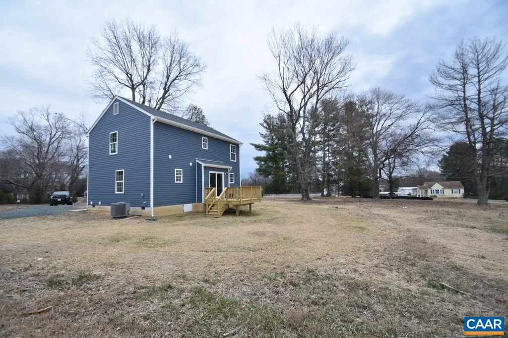 2604 Doctors Road Louisa VA 23093