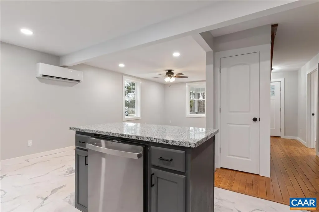 7837 West River Road Scottsville VA 24590