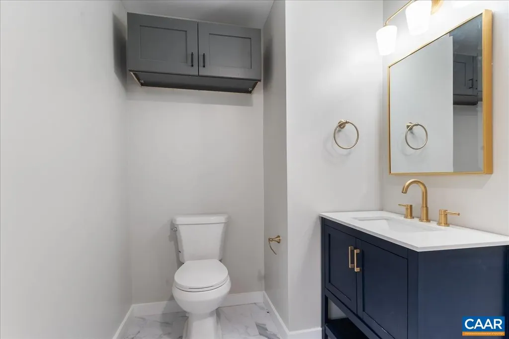 7837 West River Road Scottsville VA 24590